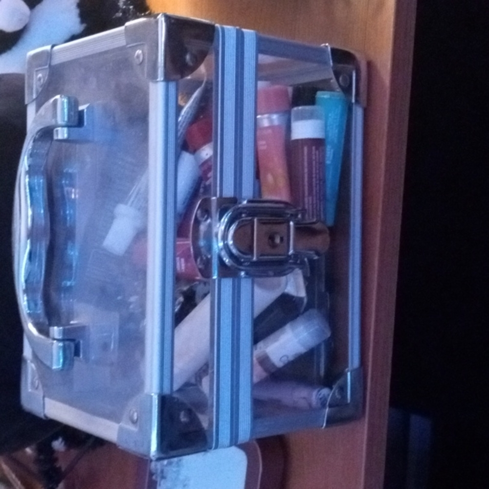Glass makeup case